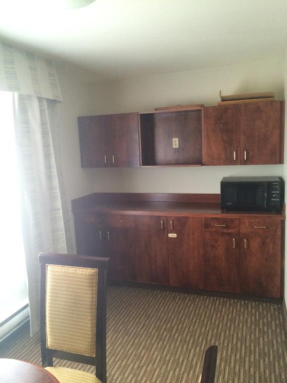 Foxwood Inn And Suites Fox Creek Zimmer foto
