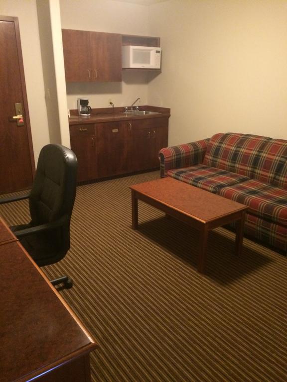 Foxwood Inn And Suites Fox Creek Zimmer foto